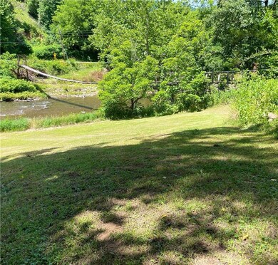 11945 Us Hwy 19w Rd, Burnsville, NC 28714 - photo 2