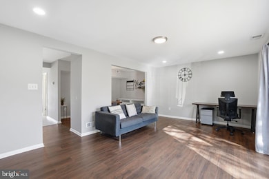 9175 Broken Oak Place unit 39B, Burke, VA 22015 - photo 6