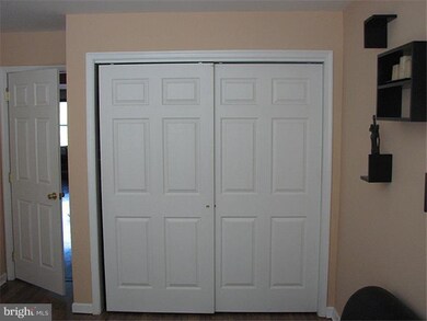 5531 Stonecroft Ln, Allentown, PA 18106 - photo 2