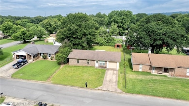 105 Circle b N, Roland, OK 74954 - photo 4