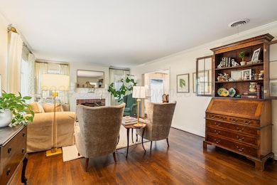 1221 S Rusk - Living 1
