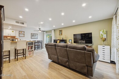 4801 E Euclid Ave unit 2, Phoenix, AZ 85044 - photo 2