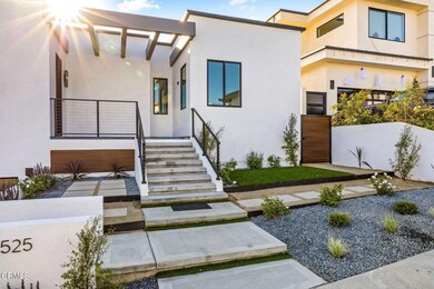 6-web-or-mls-Upmarketmedia_525Val-61