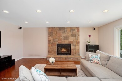 unlisted-address, Buffalo Grove, IL 60089 - photo 6