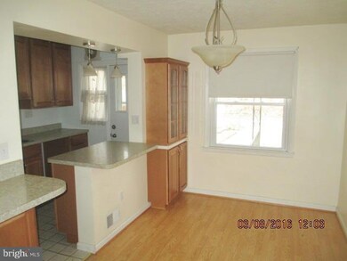 4412 Scotia Rd, Halethorpe, MD 21227 - photo 5