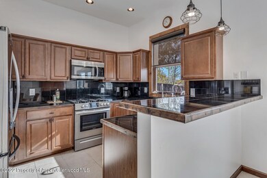 08_1299_E_17th_St008_mls