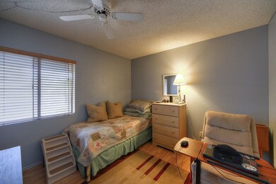 005_Bedroom