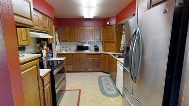 916 SW Oak St, Grants Pass, OR 97526 - photo 4