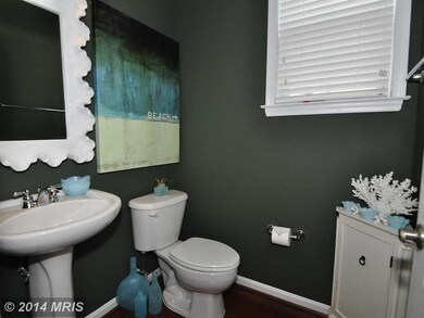 42945 Thornblade Cir, Ashburn, VA 20148 - photo 5