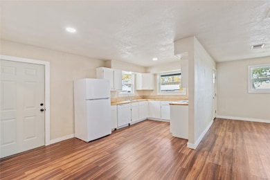 212 E 2nd St, Coleman, TX 76834 - photo 5