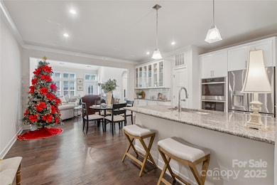 5812 Barrowlands Ct, Charlotte, NC 28210 - photo 2