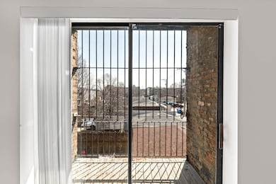 6104 S Dorchester Ave unit 2S, Chicago, IL 60637 - photo 2