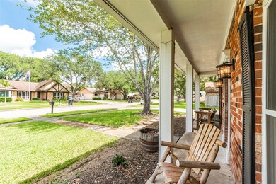 2327 Harwell Cir, Alvin, TX 77511 - photo 4