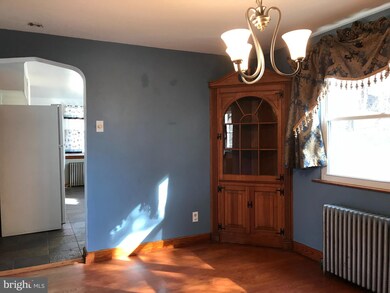 498 Manatawny St, Pottstown, PA 19464 - photo 5