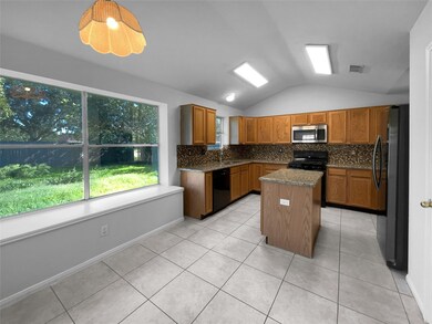 3211 Fox Run Dr, Alvin, TX 77511 - photo 6