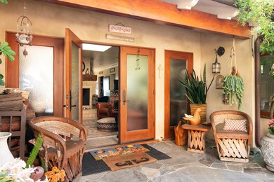 2166 Palomar Ave-003-038-Front Entry Det