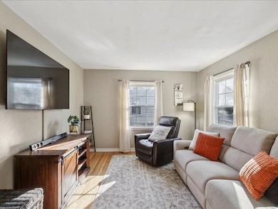 3533 27th Place, Des Moines, IA 50310 - photo 6