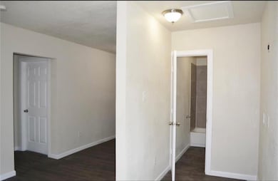 7913 Woodlyn Rd unit B, Houston, TX 77028 - photo 4