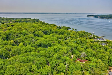 262 Harbor Acres Rd, Port Washington, NY 11050 - photo 2