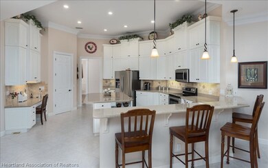 105 Huntley Oaks Ct, Lake Placid, FL 33852 - photo 2