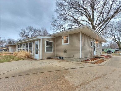 3512 Brinkwood Rd, Des Moines, IA 50310 - photo 5