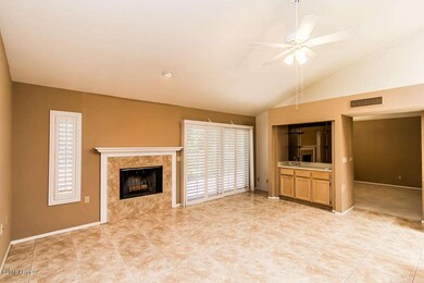 8870_N_82nd_Ln_AZ-5
