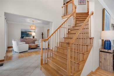 Formal entryway overlooking the sitting room.