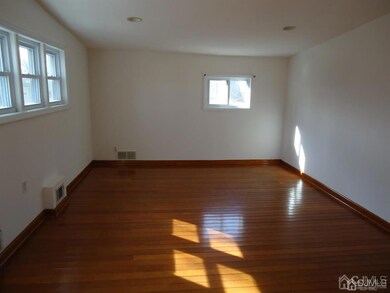 123 Burnett St, Edison, NJ 08817 - photo 6