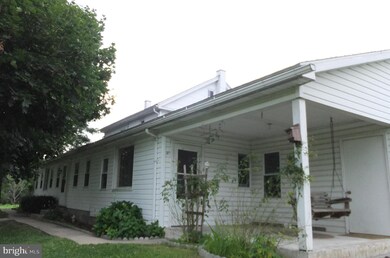 1368 Falcon Ln, Chambersburg, PA 17202 - photo 3