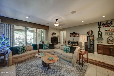 2206 E Flandreau Rd-6