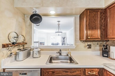 12821 Mill Brook Ct, Woodbridge, VA 22192 - photo 5