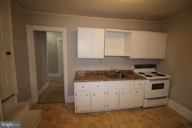 364 APT. B E Jackson St, New Holland, PA 17557 - photo 4