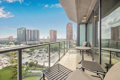 Two balconies with wonderful uptown and Post Oak v
