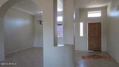 Entry / Formal Dining Room