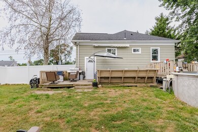 61 Jaffrey St, Swansea, MA 02777 - photo 5