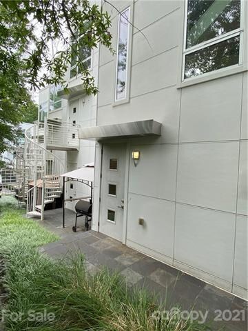 Private back patio area