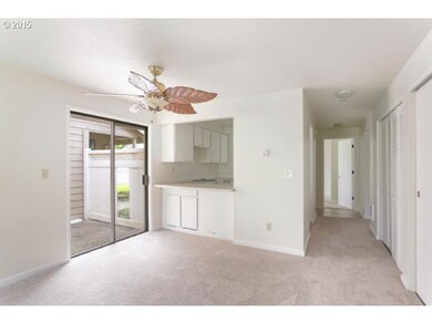 2341 SW Edgefield Place unit 2343, Troutdale, OR 97060 - photo 3