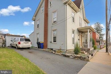 273 W Main St, New Holland, PA 17557 - photo 3