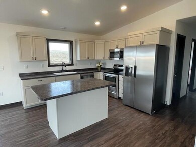 14731 Baxter St, Williston, ND 58801 - photo 6