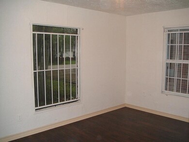 3825 Noah St, Houston, TX 77021 - photo 5