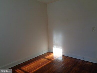 308 Lyndhurst St, Baltimore, MD 21229 - photo 6