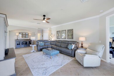 3165 Aviamar Cir #202, Naples, FL 34114