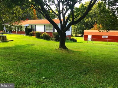 8220 Hollow Rd, Middletown, MD 21769 - photo 3