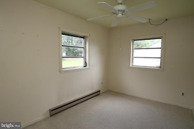 429 Shore Dr, Colonial Beach, VA 22443 - photo 5