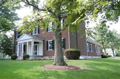 687 Kidds Mill Rd E, Versailles, KY 40383 - photo 4