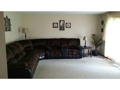 3719 Colonial Dr, Columbus, IN 47203 - photo 2