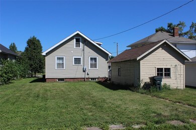 1023 F Ave NW, Cedar Rapids, IA 52405 - photo 4