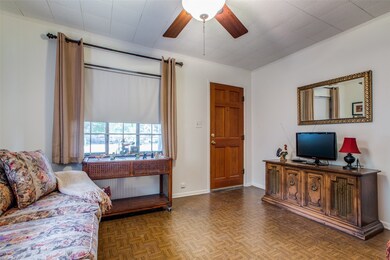 204 Westfield St, Houston, TX 77022 - photo 4