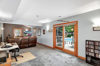 06-Family Room