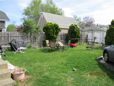 SPACIOUS BACKYARD TO PLAY AND ENTERTAIN